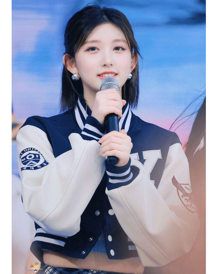 IVE Gaeul Yonsei University Jacket