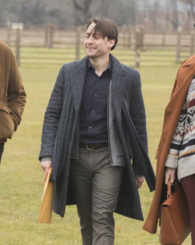 Succession Roman Roy Black Coat S01