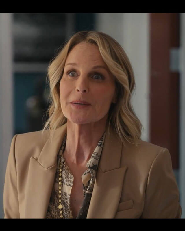 Helen Hunt Hacks Coat S04