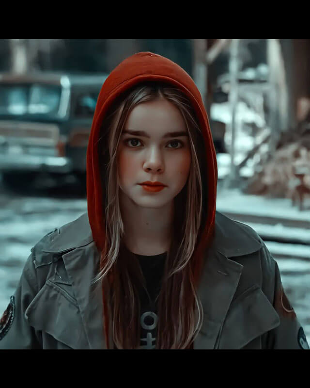 Isabella Sermon Jurassic World Dominion Gray Jacket