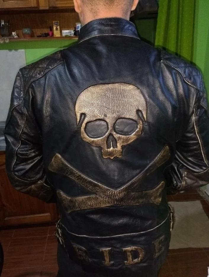 Chaqueta Calavera Skull Crossbones Leather Jacket